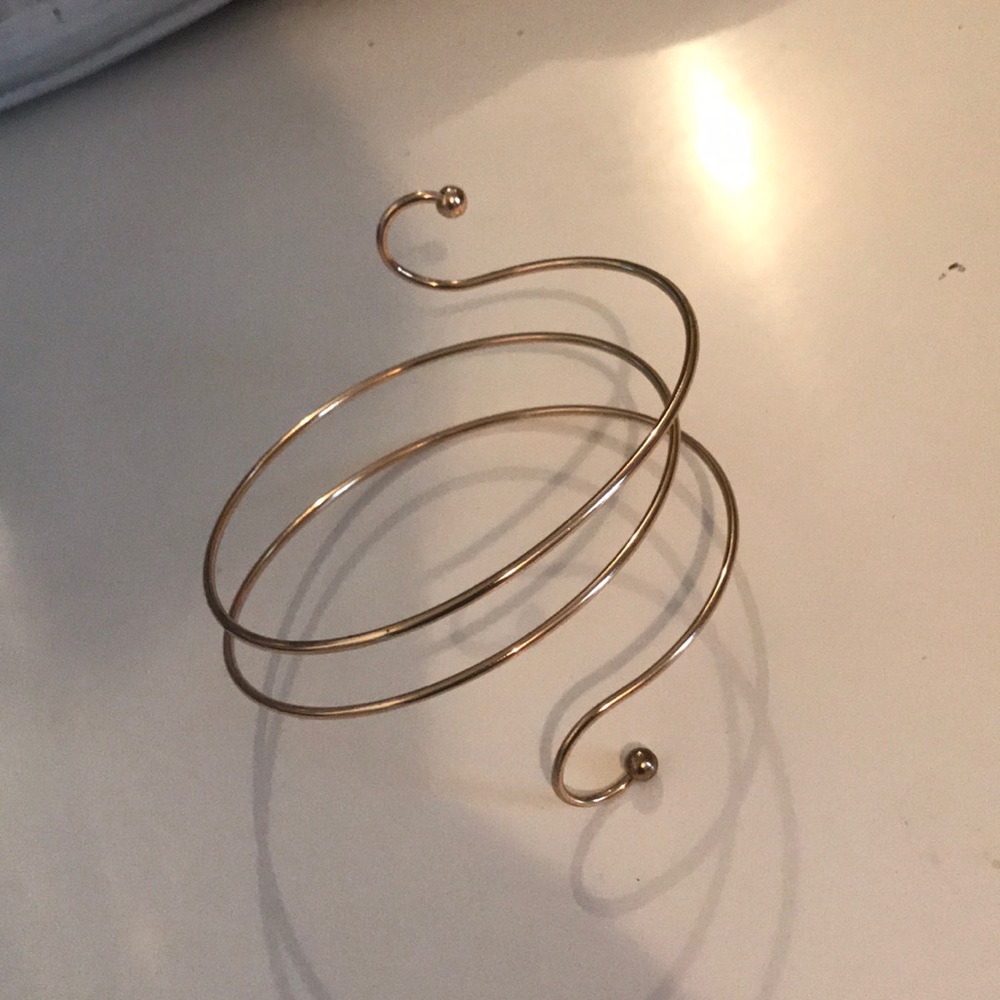 Spiral Gold Upper Arm Cuff